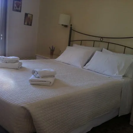 Royalrose Apartment *