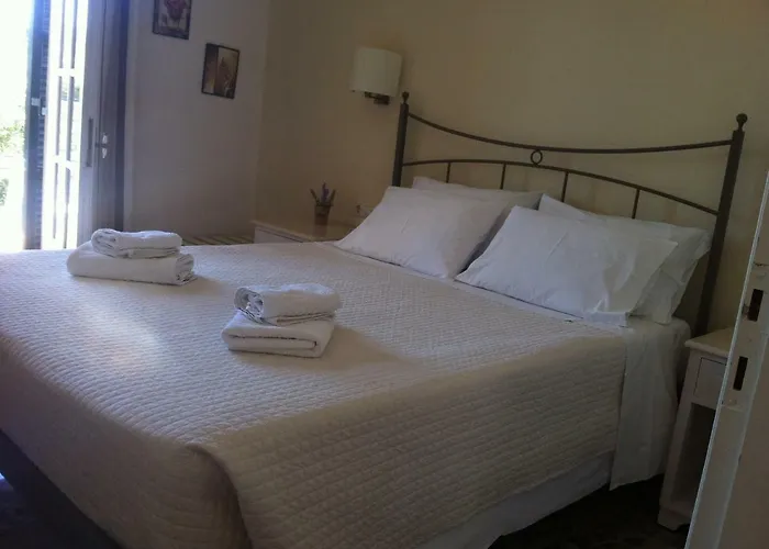 Royalrose Apartment *